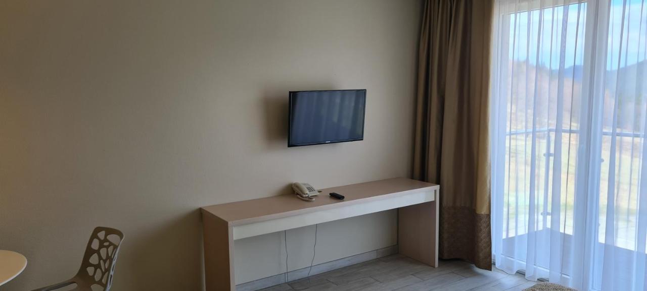 Apartamenty Czarna Gora Is28 Сєнна Екстер'єр фото